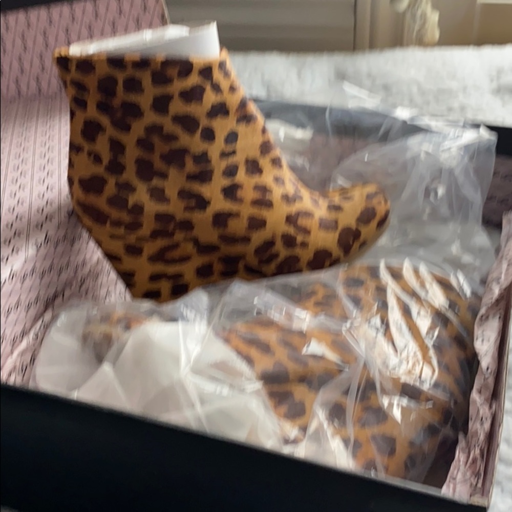 Shoes - Picture 3 of 5